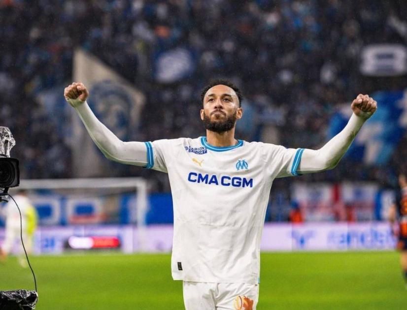 القادسية السعودي يضم الجابوني أوباميانج