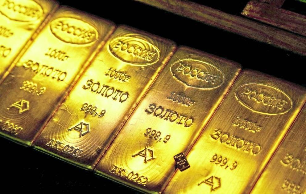 الذهب عند مستوى قياسي جديد فوق 2461 دولاراً