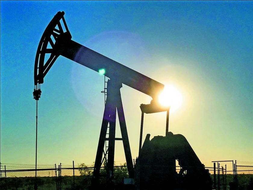 النفط يرتفع بعد انخفاض أكبر من المتوقع في المخزونات الأمريكية