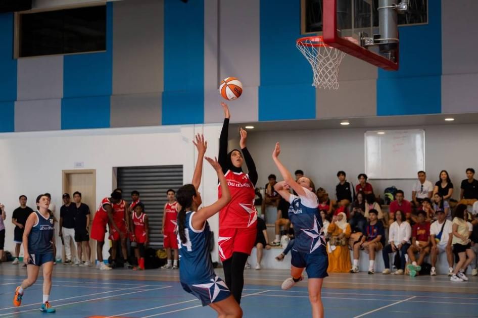 مورنينغ وسميث يشهدان بطولة أمريكا لسلة الشباب في أبوظبي