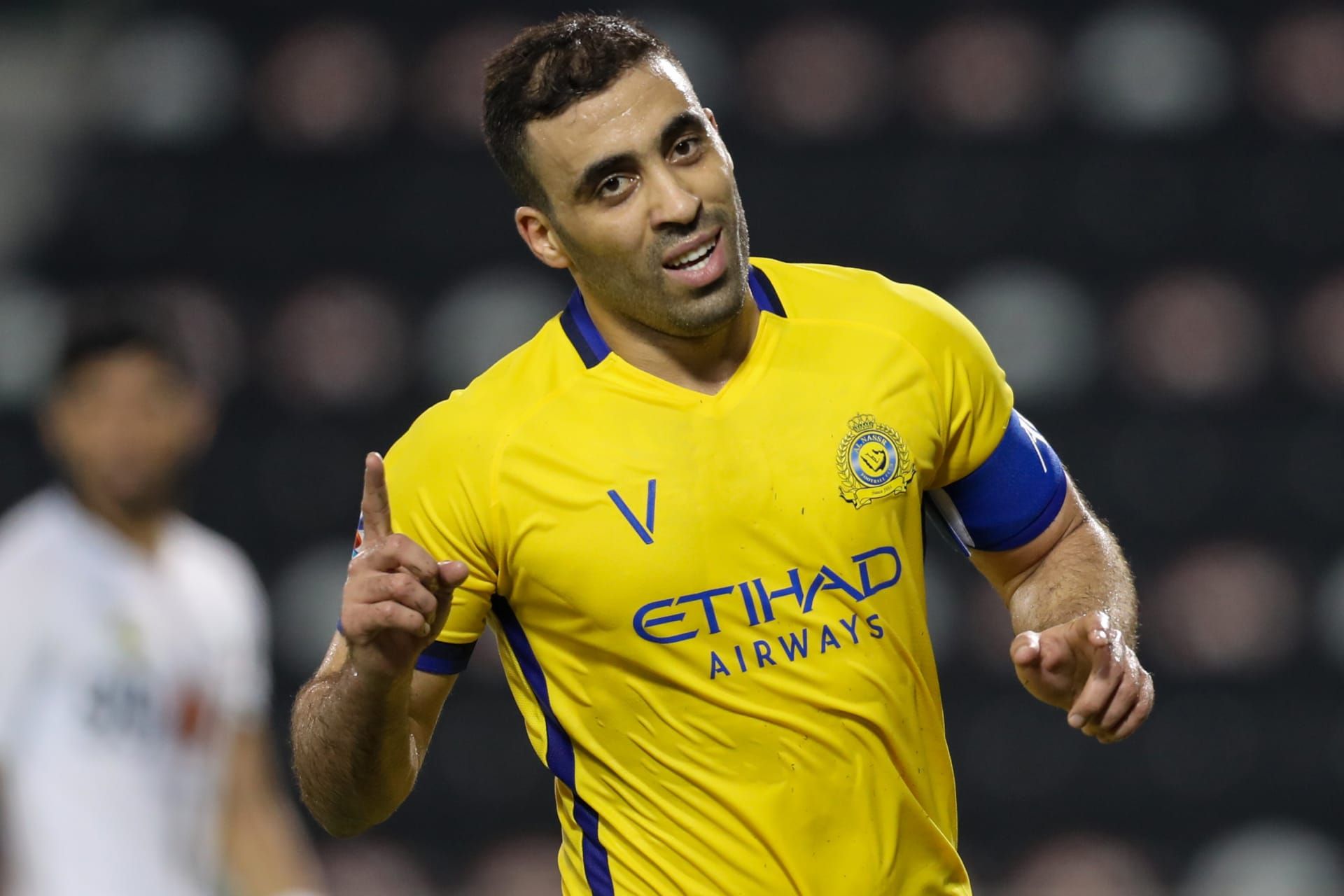 المفاضلة بين ثلاثي روشن!! صفقة الموسم.. هل يعود حمد الله إلى أرض العالمي؟؟ - موقع الخليج الان