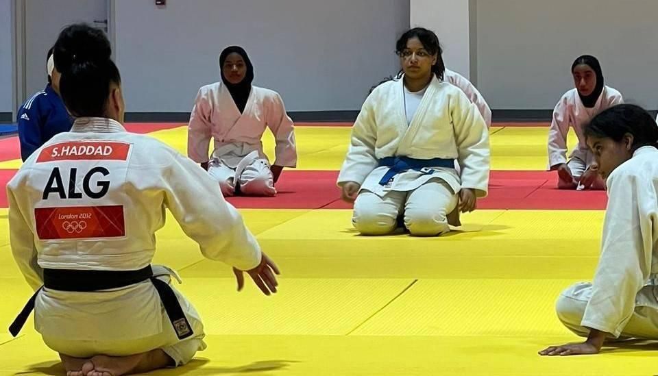 «الشارقة لرياضة المرأة» يختتم تجارب ناشئات الجودو