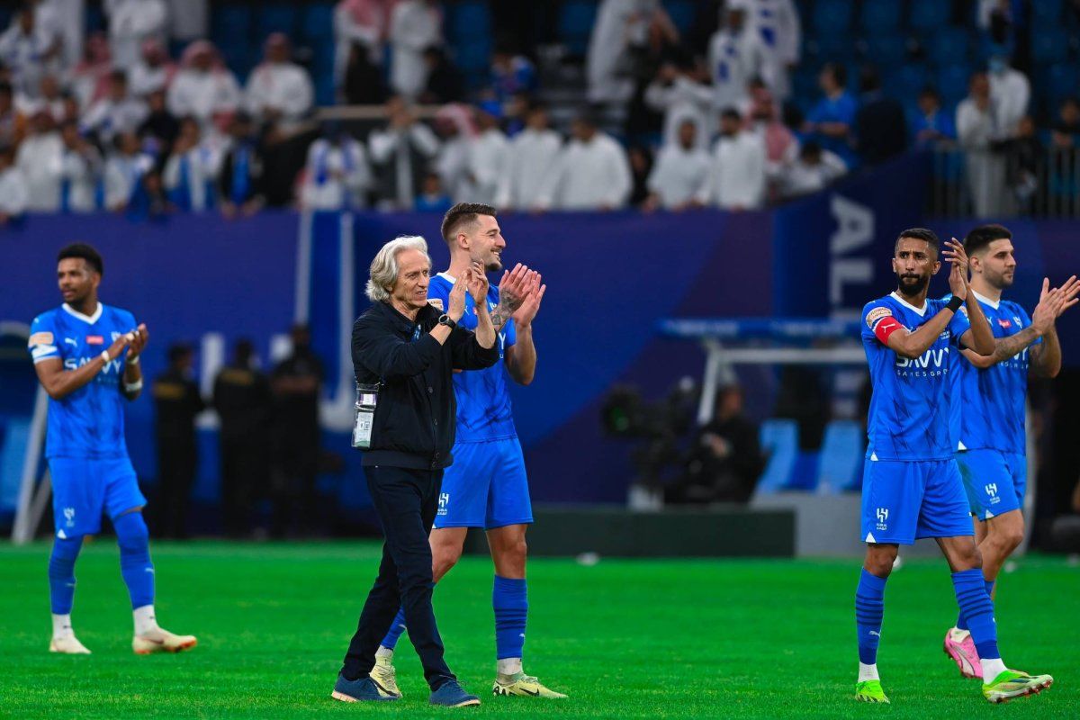 بسبب جماهير الهلال.. خيسوس يتضامن معهم ويصدر فرمان بطرد المنبوذ - موقع الخليج الان