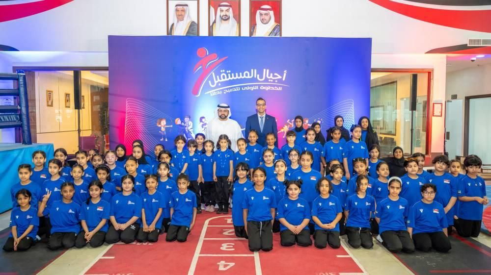 محمد بن حمد يكرم أولياء أمور «أجيال المستقبل»