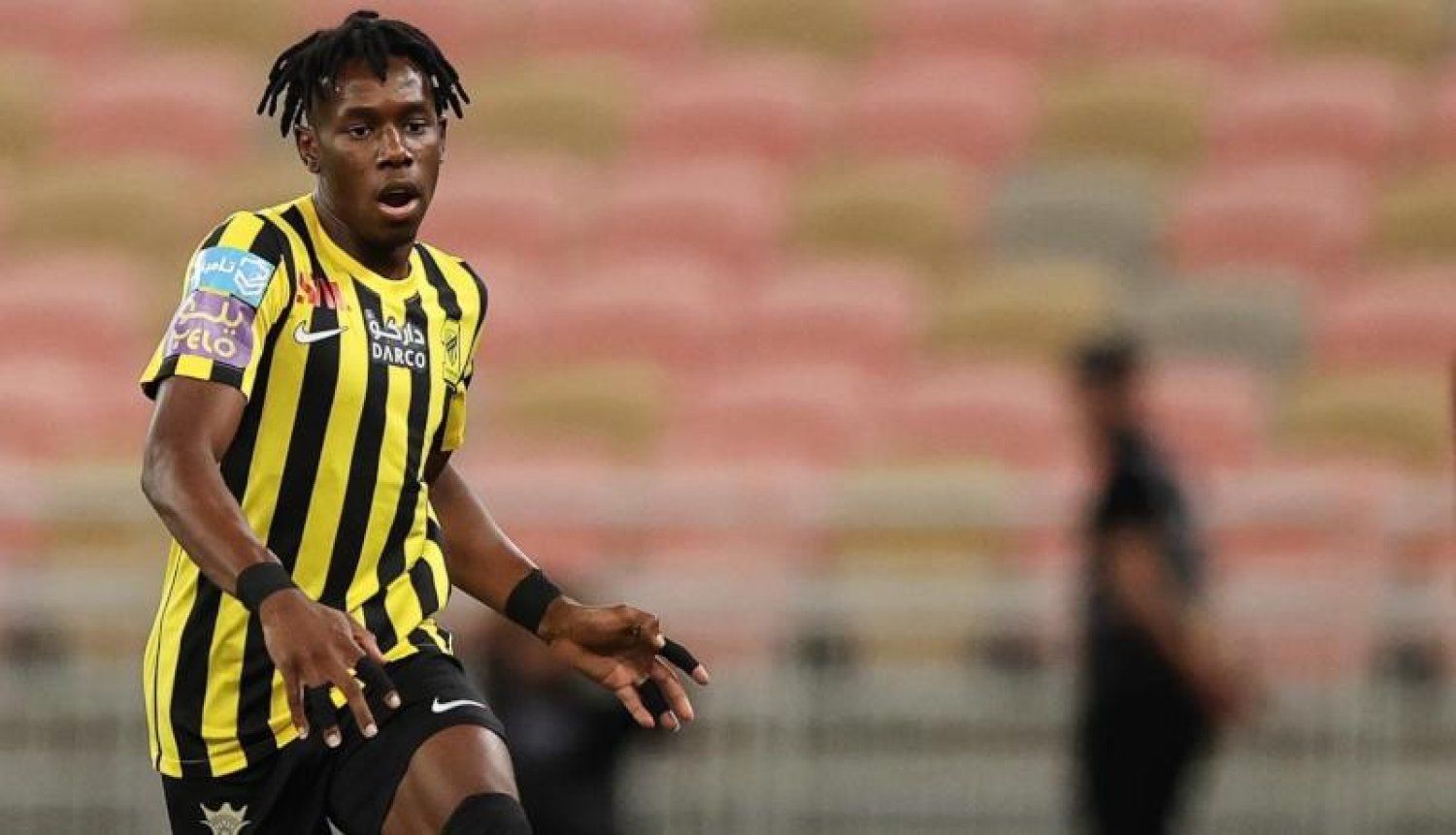 من الاتحاد إلى الرائد | صفقة انتقال اللاعب "زكريا هوساوي" خلال الأيام القادمة 2025 - موقع الخليج الان