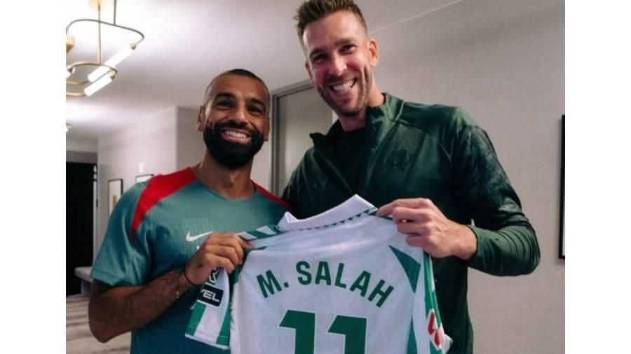 مشجعو ريال بيتيس يصدمون بصورة محمد صلاح