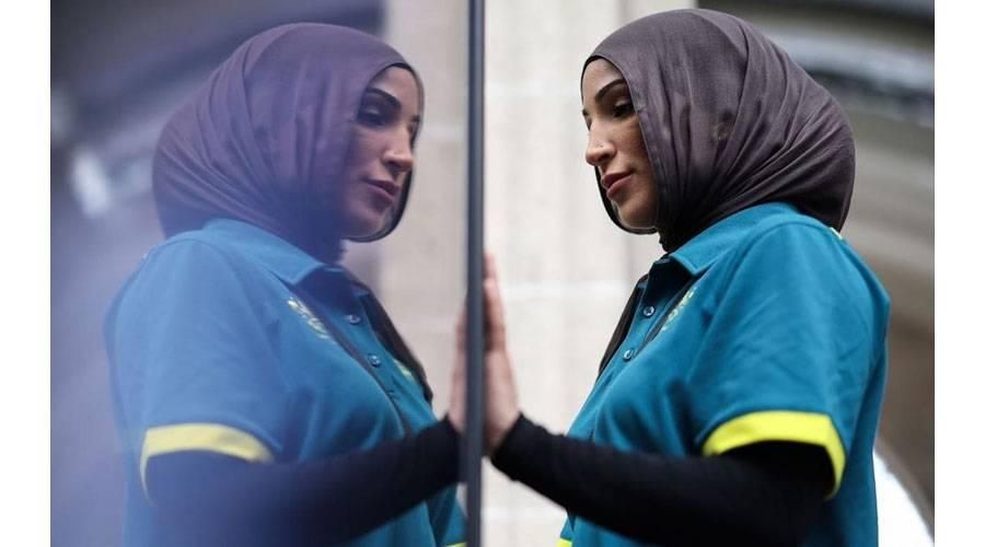 بطلة أستراليا في الملاكمة تنتقد منع فرنسا للحجاب