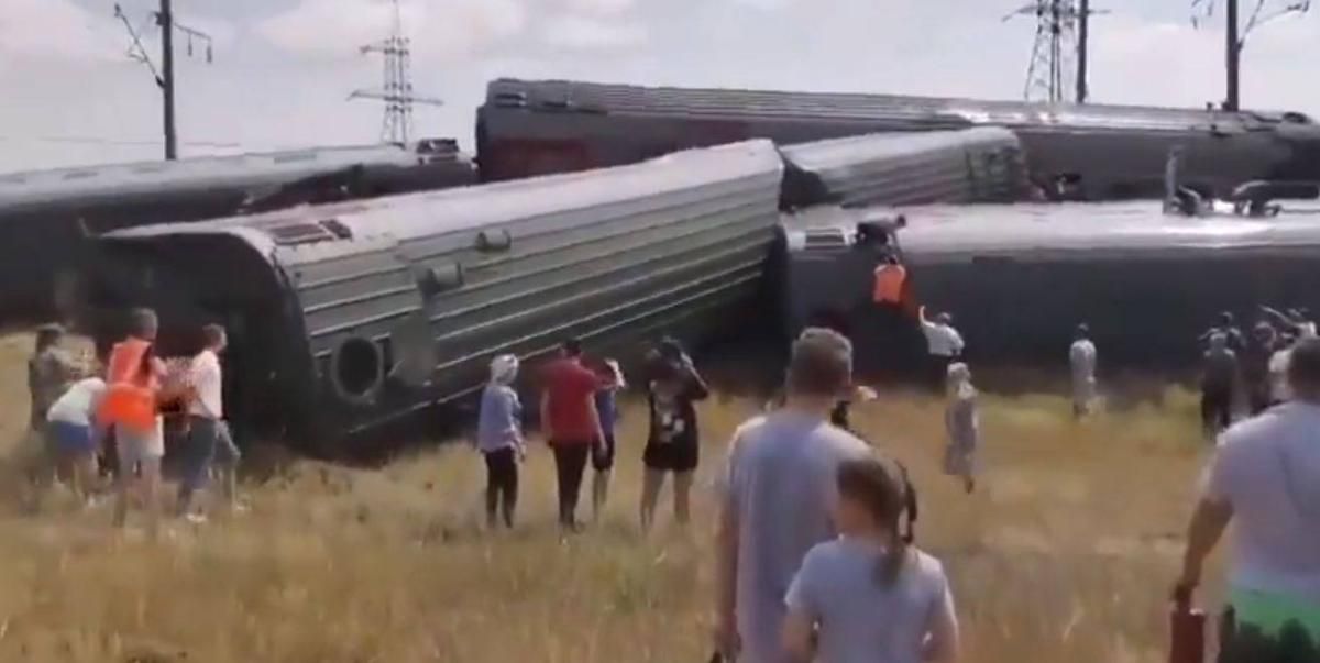 فيديو| اصطدام قطار ركاب بشاحنة في روسيا.. ووقوع ضحايا