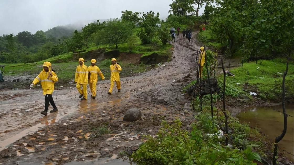 ارتفاع حصيلة قتلى انزلاقات التربة في الهند إلى 63