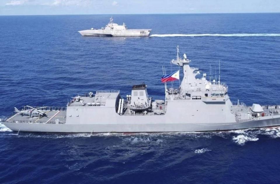 أول مناورات بحرية مشتركة بين اليابان والفلبين
