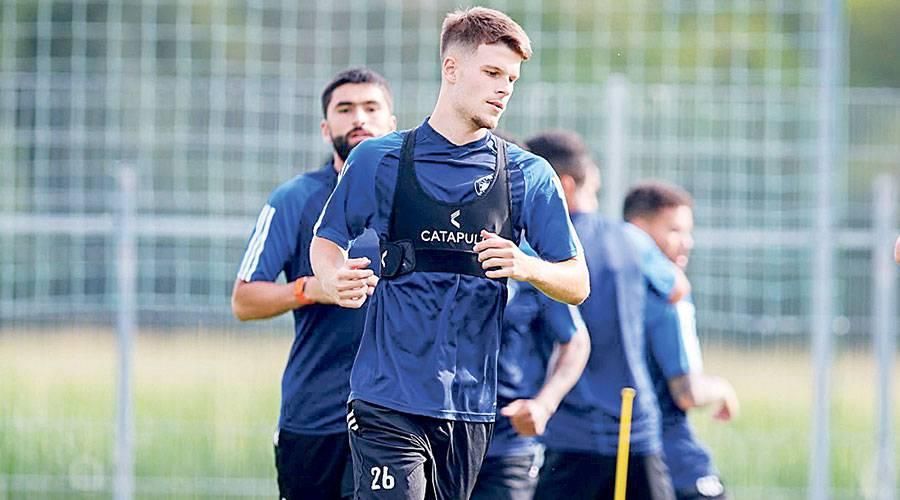 «الملك» يبحث ضم مهاجم ولاعب خط وسط