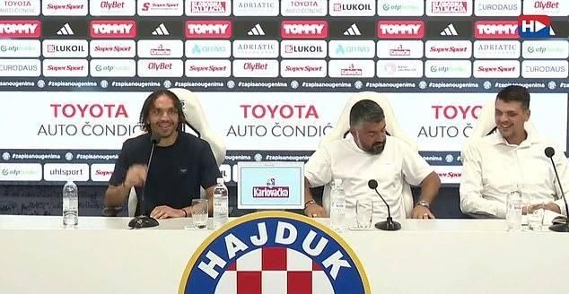 غاتوزو يشعل عاصفة من الضحك في مؤتمر صحفي