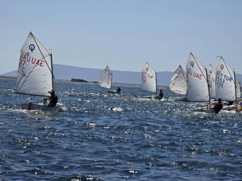 «أبوظبي للشراع الحديث» ينافس 500 بحار