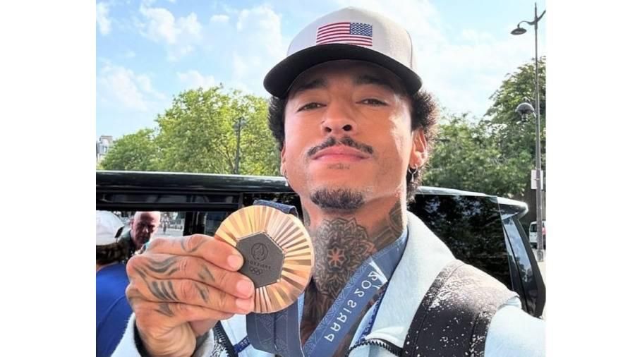 ميداليات أولمبياد باريس كأنها عائدة من الحرب