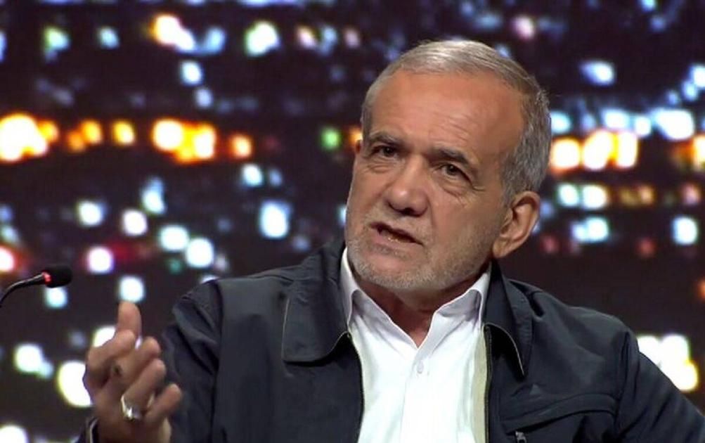 الرئيس الإيراني يقدّم ترشيحاته الوزارية إلى البرلمان