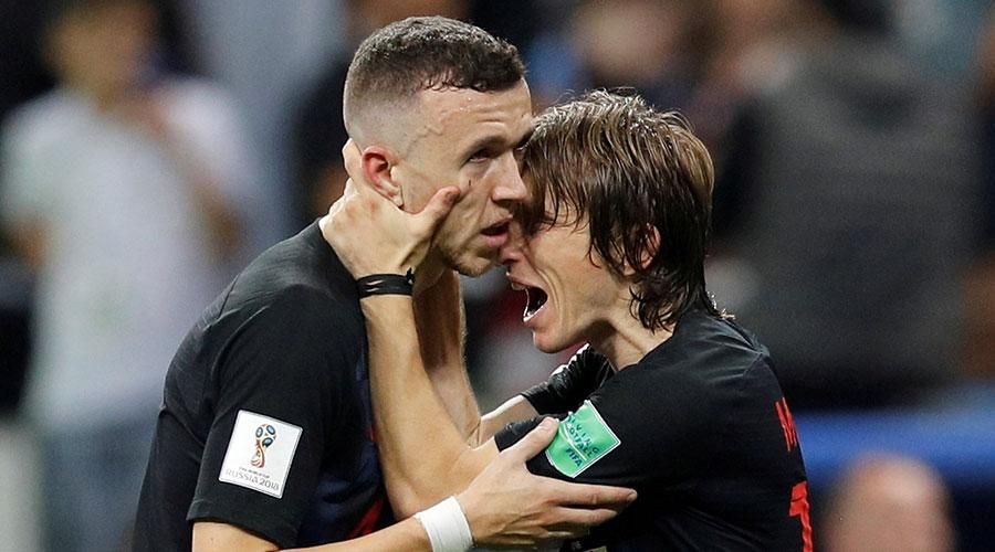 هل يضم برشلونة المخضرم الكرواتي برزيتش؟