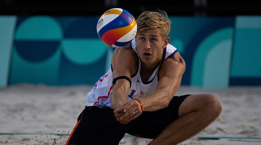 لاعب طائرة هولندي نادم على ماضيه