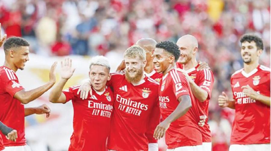 «طيران الإمارات» تمدد شراكتها مع بنفيكا لخمسة مواسم