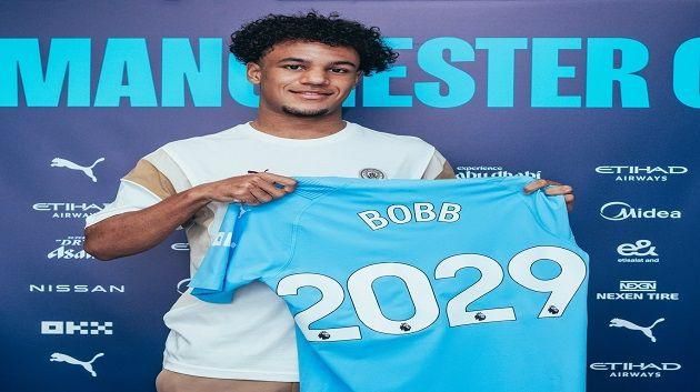 مانشستر سيتي يخسر جهود أوسكار بوب 4 أشهر