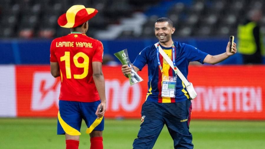 والد لامين جمال يغادر المستشفى بعد يومين من تعرضه للطعن