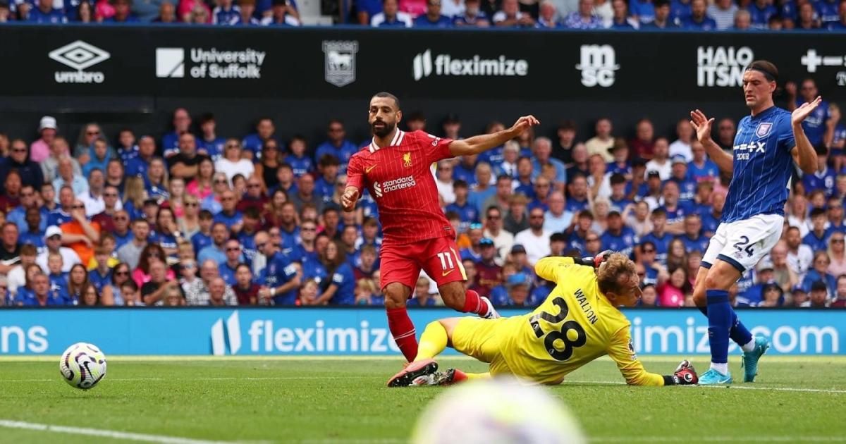 ملك البدايات محمد صلاح ينفرد برقم قياسي جديد في الدوري الإنجليزي