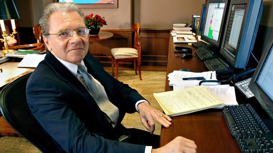 توماس بيترفي.. شخصية فذة في عالم التداول الإلكتروني