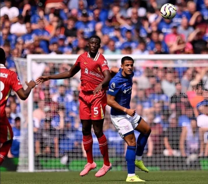 إشادة عراقية بمشاركة الحمادي في الدوري الإنجليزي