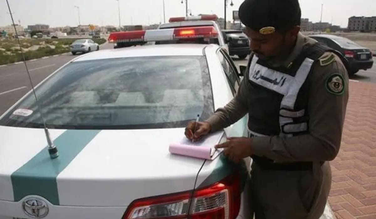 هل عدم إنهاء إجراءات نقل ملكية المركبة مخالفة في المرور السعودي؟؟ - موقع الخليج الان