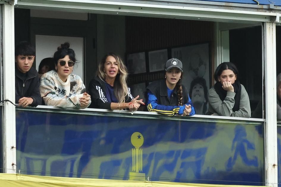 حفيد مارادونا يخطف الأنظار