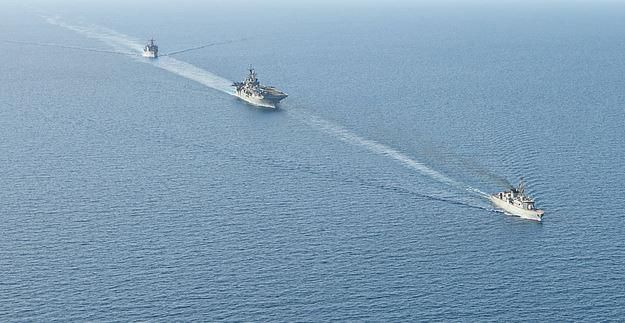 سفينة تبلغ عن أضرار بعد مواجهة مع زورق مسير قبالة اليمن