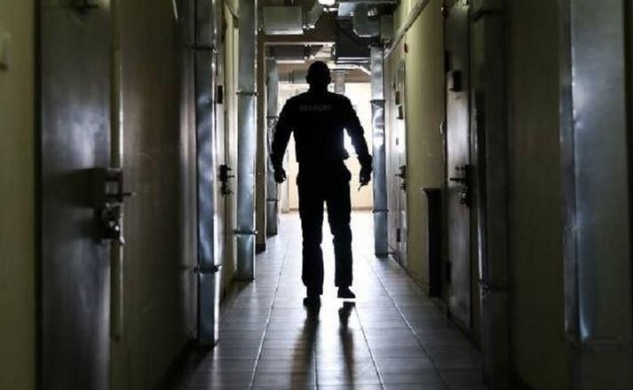 سجناء يحتجزون رهائن في سجن فولجوجراد الروسي ومقتل موظف