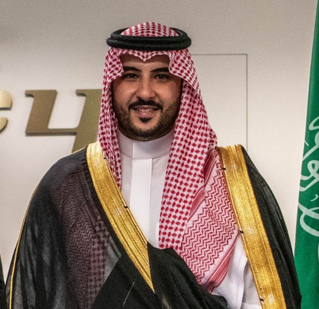 من هو وزير الدفاع السعودي الحالي؟! شقيق ولي العهد - موقع الخليج الان