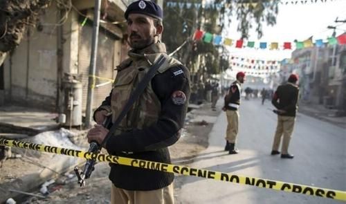 باكستان.. مقتل طفلين وإصابة 16 شخصاً في انفجار قنبلة