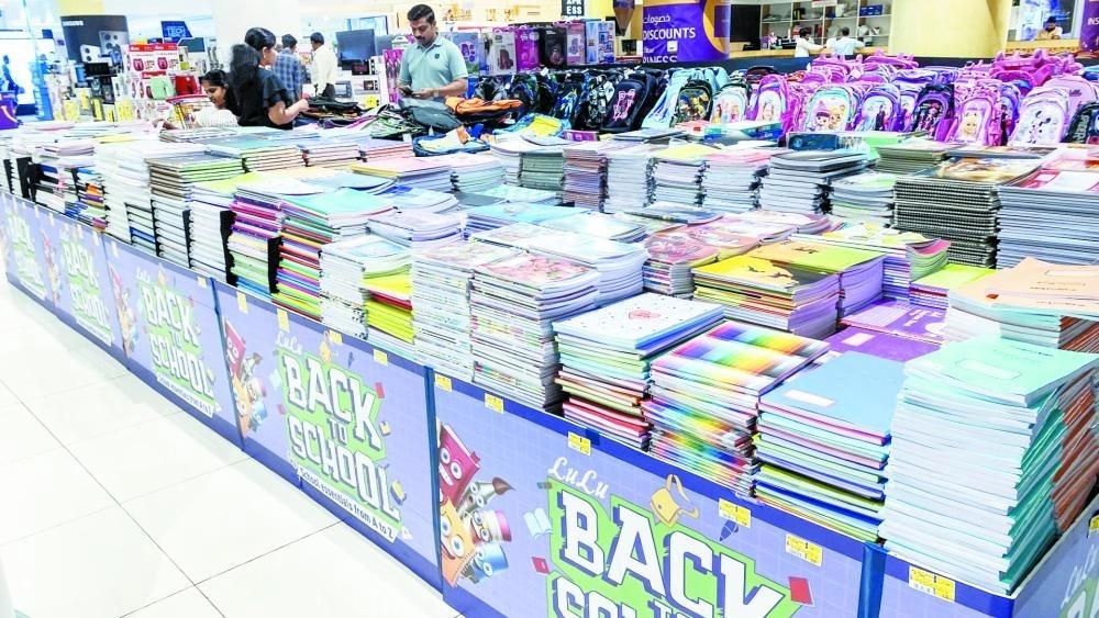أسواق الإمارات تستقبل العام الدراسي الجديد بحزم من العروض والتخفيضات