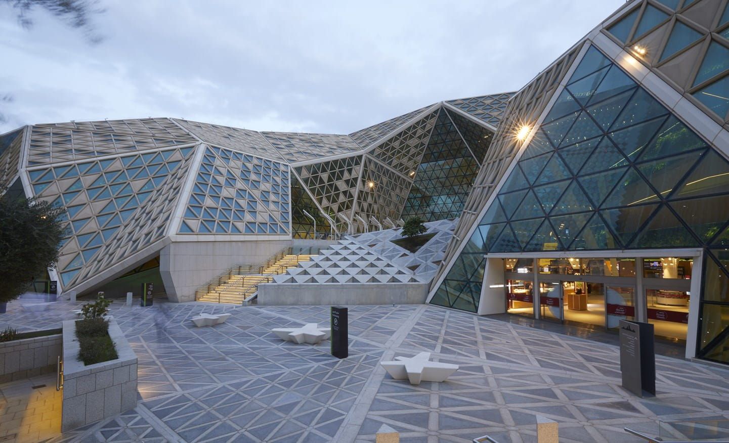 لحملة البكالوريوس: فرص وظيفية مثيرة في مركز الملك عبدالله المالي - اكتشف الفرص وقدم الآن - موقع الخليج الان