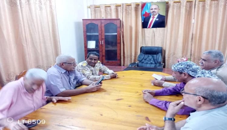 نائب مدير الخدمات الطبية العسكرية في زيارة تفقدية لمستشفى باصهيب العسكري بعدن