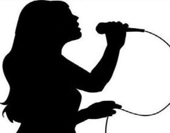 “العثور على فنانة ملقاة في الشارع”… هل اعتدى عليها زوجها؟