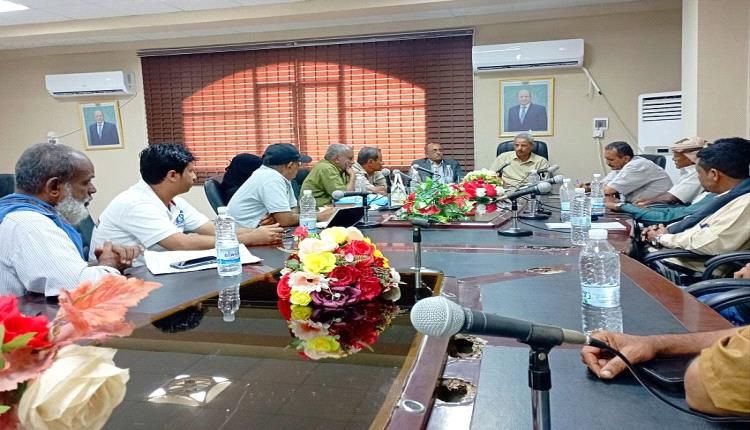 لحج: لجنة المناقصات تفتح مظاريف مشاريع دوَّارات الحوطة الجديدة