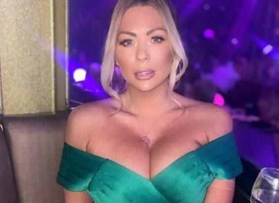 نيكولا ماكلين تكشف معاناتها من ثديـ ييها “سخيفان ويزنان كثيراً” .. فهل ستتخلص منهما؟