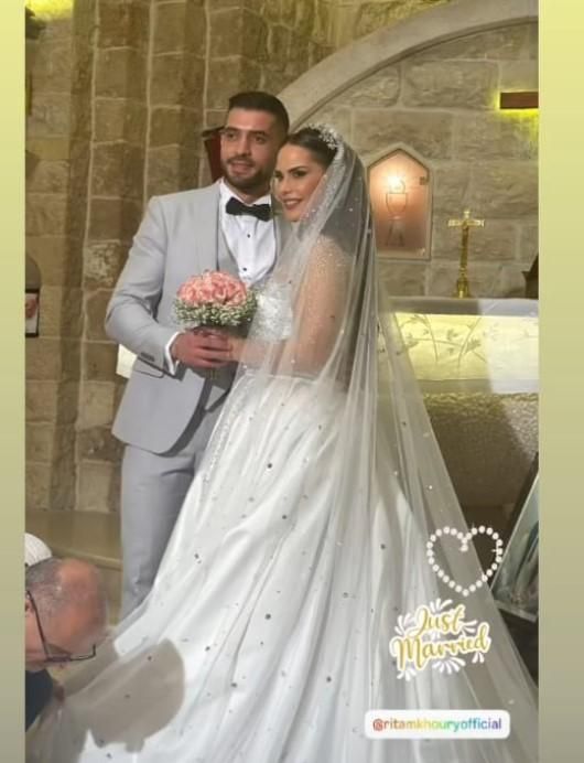 بالصور: يعمل معها في المحطة.. مذيعة الـ OTV تدخل القفص الذهبي شاهدوا كيف بدت مع عريسها