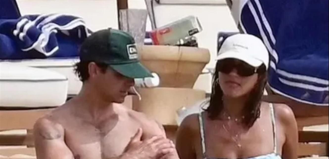 بعد صوره الحميمة مع ممثلة لبنانية.. نجم عالمي ينفصل رسميا عن زوجته