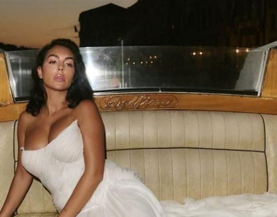 على متن يخت.. صور جديدة لحبيبة رونالدو شاهدوا كيف بدت