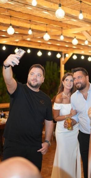 بالصور: في جزين.. فنان شهير يحتفل قبل ايام من زفاف شقيقه