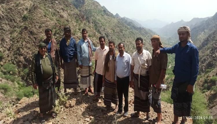 مسوؤلون يطلعون على حجم الأضرار في سرار يافع