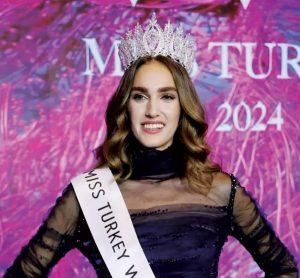 “ليست الأجمل”.. تنمر كبير على ملكة جمال تركيا 2024 (صورة)