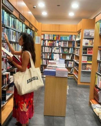 بالصور: ياسمينا زيتون بملابس السباحة على متن أحد اليخوت.. وهكذا أمضت وقتها