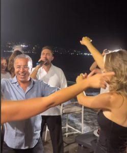 بالمفرقعات النارية.. أنابيلا هلال تحتفل بعيد زوجها الطبيب الشهير بحضور أولادهما الأربعة شاهدوا الفيديو