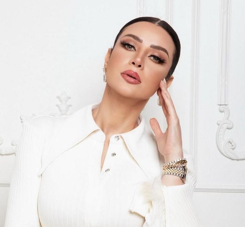 بالصورة: قرار مُفاجئ.. إعلامية شهيرة تُعلن إنهاء تعاقدها مع القناة التي تعمل فيها هذا ما قالته
