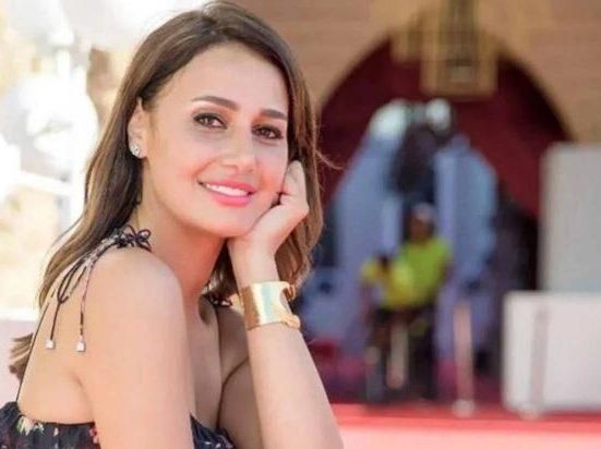 حلا شيحة تهاجم منتقدي إطلالاتها بشراسة