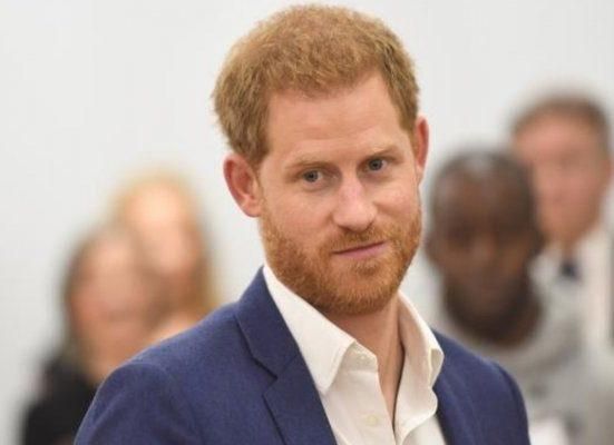 الأمير هاري يعود وحيداً إلى المملكة المتحدة لهذا السبب